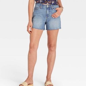 NWT Women's High-Rise Curvy Midi Jean Shorts S. 0